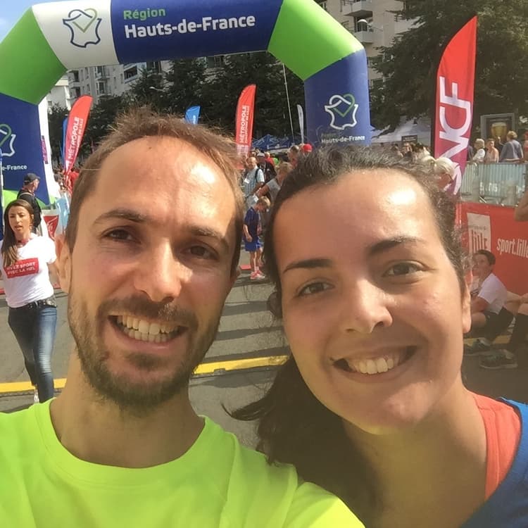Julien et Myriam courent